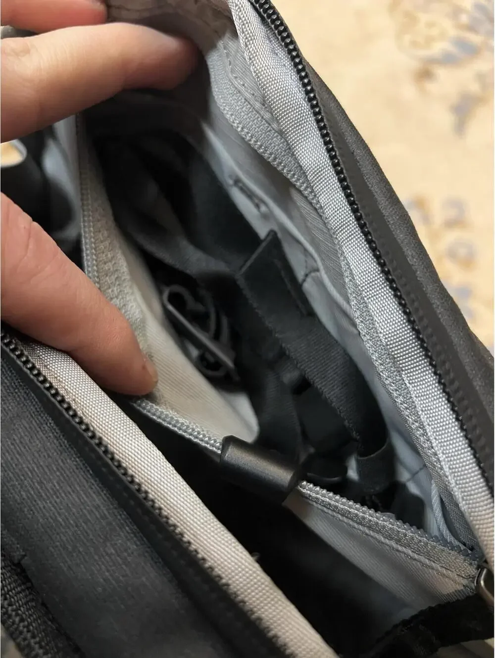 Peak Design Everyday Sling 6L Black Nylon Camera Bag KEI Realty NO Dividers